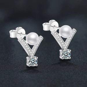 Elegant S925 silver V-shaped stud earrings with fresh water pearl and moissanite stones