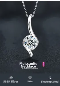 Makroansicht der S925 Sterling Silber Moissanit Kette mit gedrehtem Anhänger Design