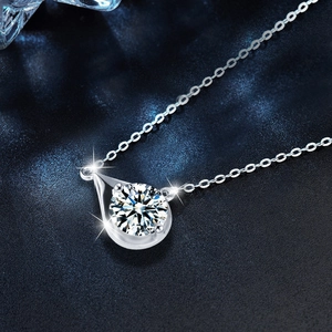 Moissanite druppel hanger ketting in S925 sterling zilver met briljant geslepen ronde steen