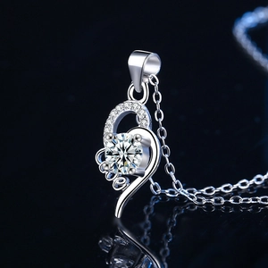 S925 sterling silver heart necklace with moissanite love pendant and polished chain