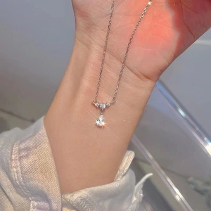 Élégant collier en argent 925 moissanite avec pendentif goutte d'eau pour femme