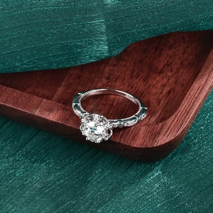 Bague rose en argent S925 avec moissanite, sertissage halo et anneau style vintage