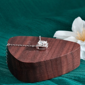 Minimalist S925 sterling silver moissanite square pendant necklace for women