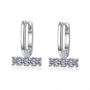 Minimalist 925 silver U-shape earrings with sparkling round moissanite stones