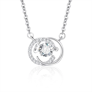 925 silver necklace with double-circle pendant and shimmering moissanite main stone