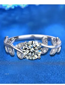 Detail of 3EX cut moissanite ring with 58 facets on s925 silver vine band