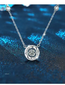 Détail du collier Moebius en argent S925 avec moissanite mobile taille 3EX