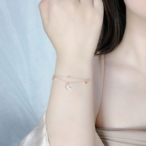 Elegantes 925 Silber Roségold Doppelarmband mit Mondanhänger aus Perlmutt für Damen