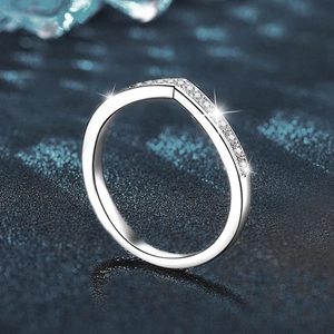 Polished S925 sterling silver V-shaped chevron ring with sparkling white moissanite stones