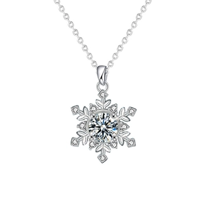 Collier flocon de neige en argent sterling 925 avec pierre principale moissanite