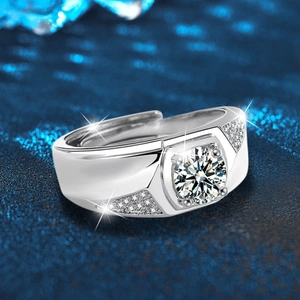 Men's adjustable S925 sterling silver ring featuring a round-cut moissanite stone