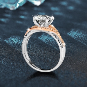 Exaggerated S925 silver moissanite ring with two-tone twisted band and large round diamond