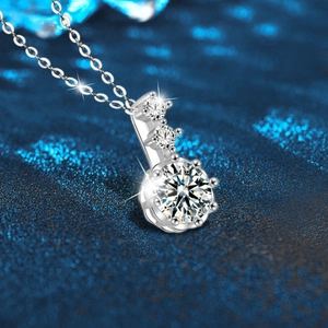 Collier élégant en argent sterling S925 avec trois pendentifs moissanite flocon de neige