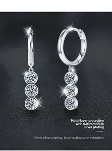 Macro de boucles d'oreilles moissanite en argent 925 avec placage multicouche et nanofinition