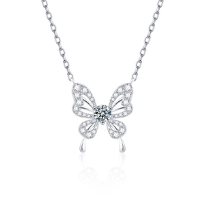 Élégant collier papillon en argent sterling 925 avec pierre centrale en moissanite