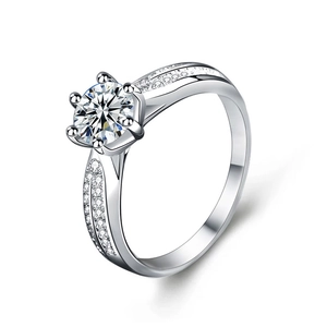 Bague classique en argent 925 avec moissanite, serti six griffes et pierres latérales