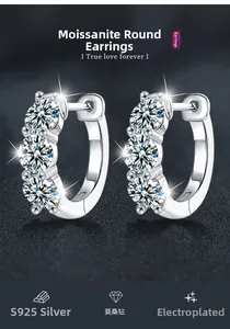 Détail de créoles en argent sterling S925 avec trois pierres moissanites serties