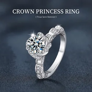Bague Princesse Couronne en Argent Sterling 925 Moissanite Étincelante Incrustée Bijoux de Mariage de Luxe Cadeau pour Femme