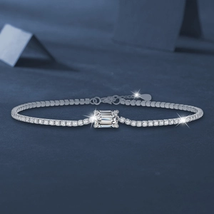 Luxurious S925 sterling silver tennis bracelet with emerald-cut moissanite stone