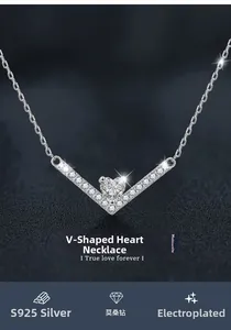 Détail du collier coeur en V en argent S925 avec pierres Moissanite et fini plaqué
