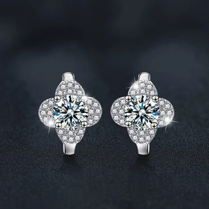 Elegant S925 sterling silver clover earrings with sparkling moissanite stones