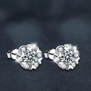 Sparkling S925 sterling silver snowflake stud earrings with round moissanite flower cluster
