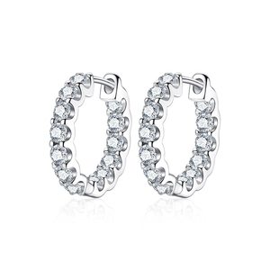 Élégantes boucles d'oreilles créoles en argent 925 avec moissanite et pavé brillant