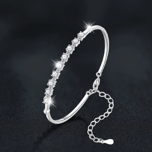 Elegant S925 sterling silver adjustable bangle with sparkling moissanite diamonds