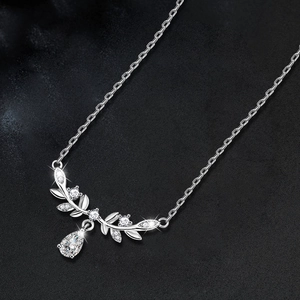 Collier en argent sterling S925 avec pendentif en forme d'épi et diamant moissanite