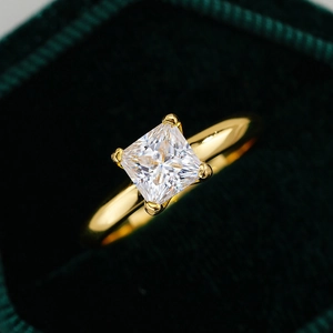 Classic 1ct princess cut moissanite ring in 18k gold plated S925 silver on velvet box