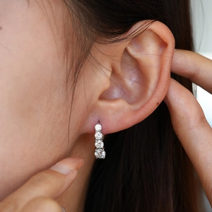 Boucles d'oreilles en argent 925 pour hommes et femmes avec 4 pierres de moissanite D