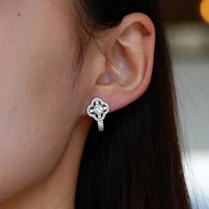 Boucles d'oreilles trèfle en moissanite couleur D et argent sterling 925 brillant
