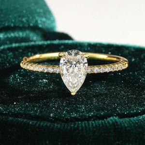 Elegant 925 Sterling Silver Pear Cut Moissanite Ring 18K Gold Plated Halo Waterdrop Engagement Ring For Women Jewelry