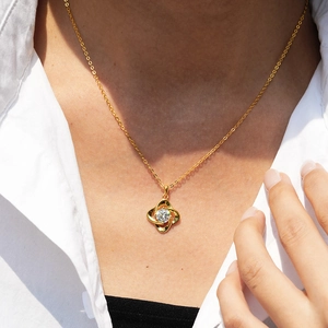 14K gold plated 925 silver four-leaf clover pendant necklace with moissanite stone