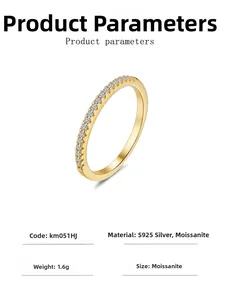 Vue détaillée de la bague en argent 925 plaqué or 18 carats avec pierres moissanites
