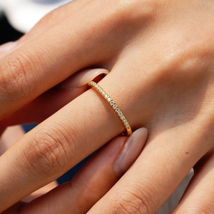 Bague classique en argent S925 plaqué or 18K avec pierres de moissanite rondes