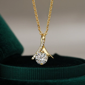 Collier en Argent Sterling 925 Moissanite pour Femmes Plaqué Or 14K Pendentif Ruban Géométrique Irrégulier Bijoux Fins
