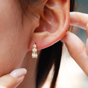 Luxurious S925 sterling silver gold stud earrings with three vertical moissanite stones