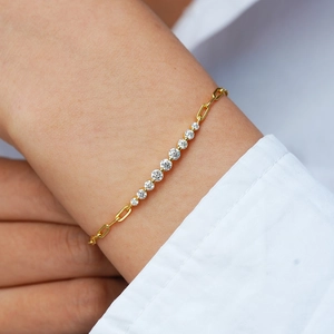 Bracelet en argent sterling S925 doré avec moissanite sur chaîne trombone élégante