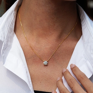 Collana classica in argento placcato oro 14K con moissanite rotonda da 1 carato