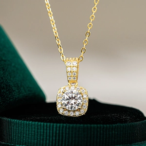 Collier Pendentif Halo Carré en Argent Sterling 925 Moissanite Zirconia Plaqué Or Bijoux Mode Minimaliste Pour Femmes