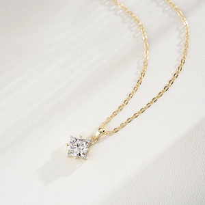 Collier avec pendentif Moissanite à 4 griffes en argent 925 plaqué or jaune 14K