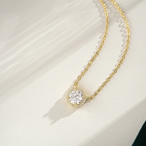 Collier en argent 925 plaqué or 14K avec pendentif en moissanite ronde de 1 carat