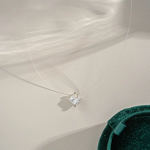 Collier Larme de Sirène en argent S925 avec moissanite 1ct sur fil de pêche invisible
