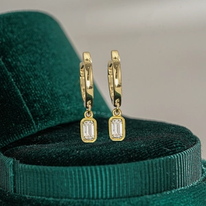 Polished S925 silver gold-plated emerald-cut moissanite rectangle stud earrings