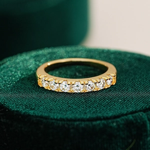 Elegant gold plated S925 sterling silver ring with 7 sparkling moissanite stones