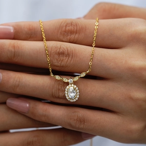Elegant 18K gold S925 silver necklace with oval moissanite halo pendant for women