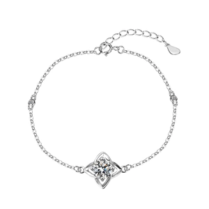 Elegant 925 sterling silver four-leaf clover moissanite bracelet with adjustable chain