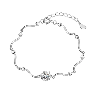 Bracelet flocon de neige en argent 925 minimaliste avec moissanite et cœurs