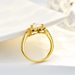 Luxurious S925 silver 1 carat moissanite ring with gold plating and halo design